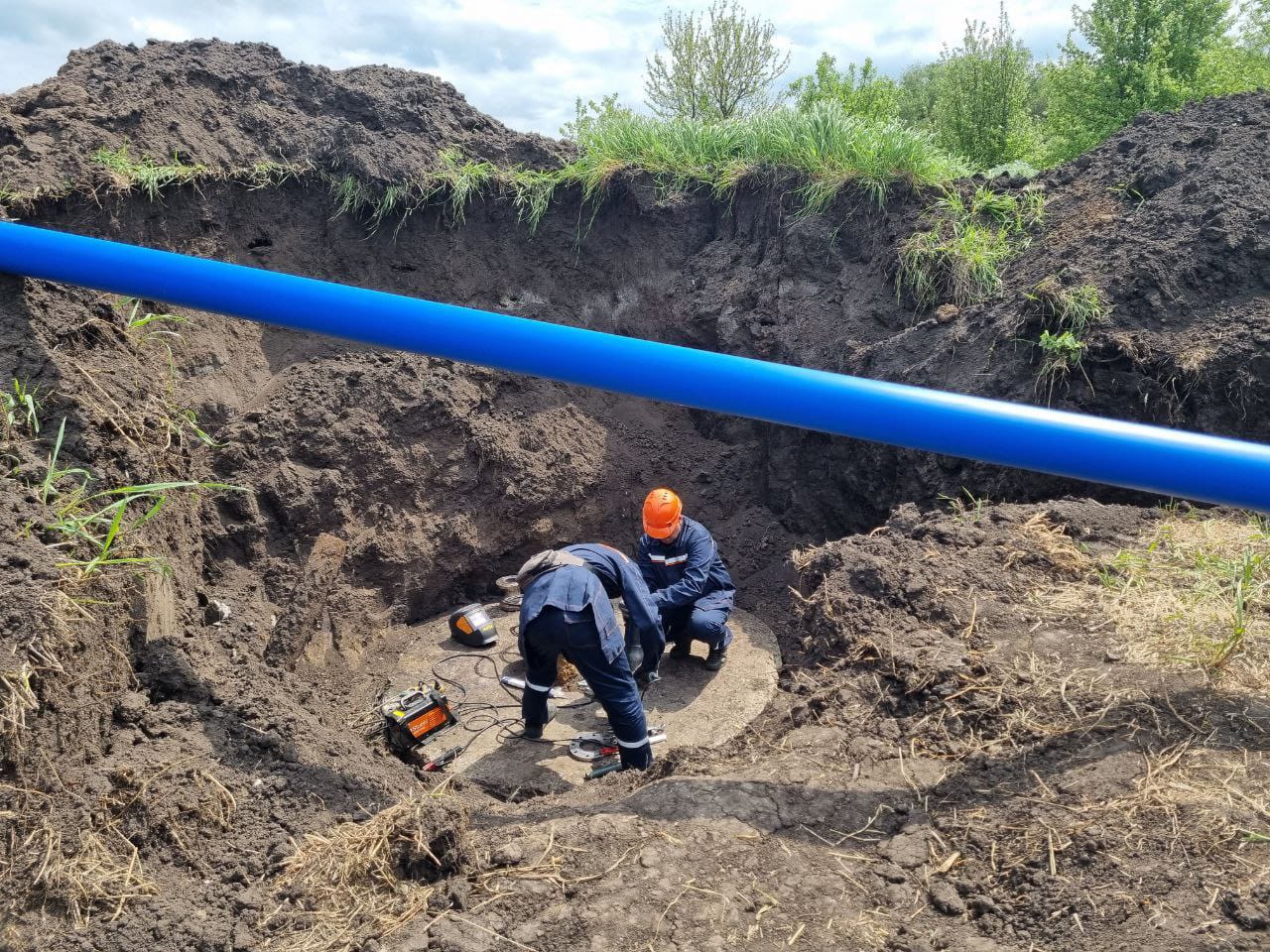 Волгоградцы заменили водовод в районе ЛНР